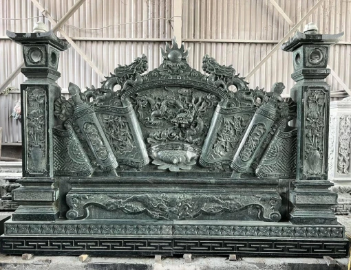 Cuốn thư đá là sản phẩm điêu khắc từ đá nguyên khối với các chất liệu như đá xanh, đá trắng, đá granit…