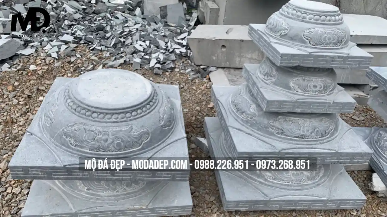 Chân cột đá