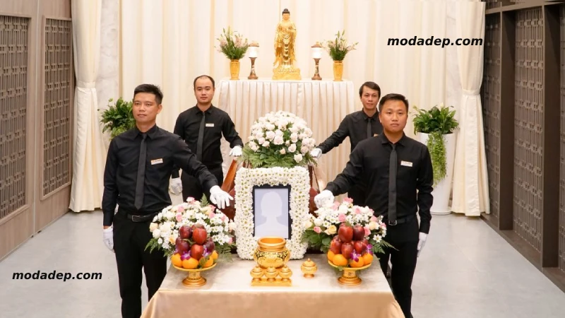 Liệm, hay còn gọi là khâm liệm, là nghi thức không thể thiếu trong quá trình tổ chức tang lễ