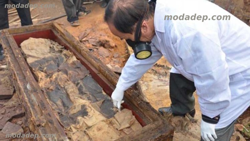 Mộ kết là hiện tượng phần mộ mà xác người đã khuất gần như không phân hủy