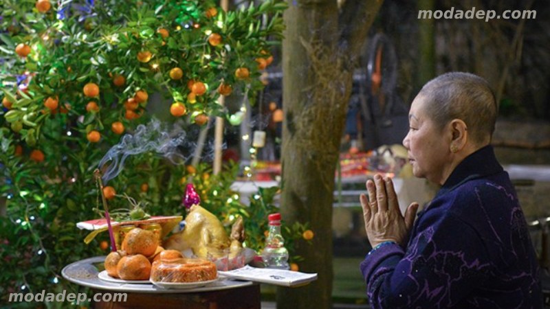 bai cúng giao thừa ngoài trời