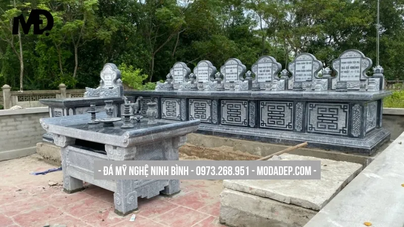 Lăng mộ đá nguyên khối cho gia tộc