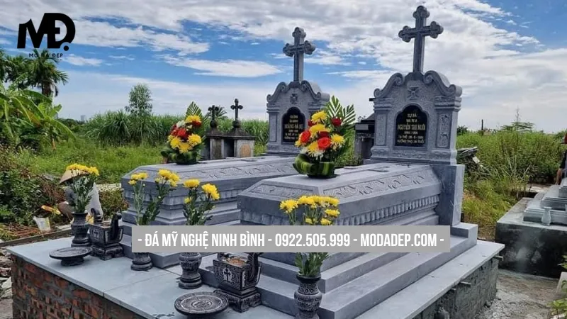 Mẫu mộ đá xanh đen công giáo đơn giản