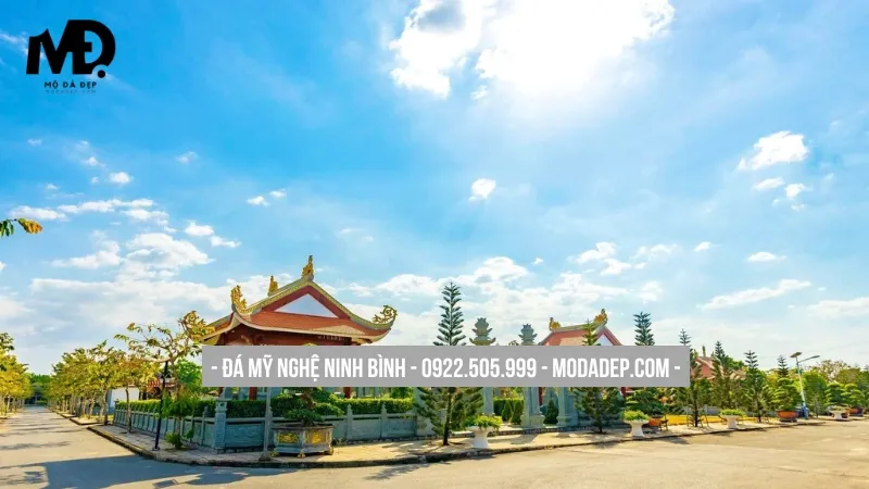 Mẫu khuôn viên lăng mộ đẹp, bề thế trên diện tích đất rộng