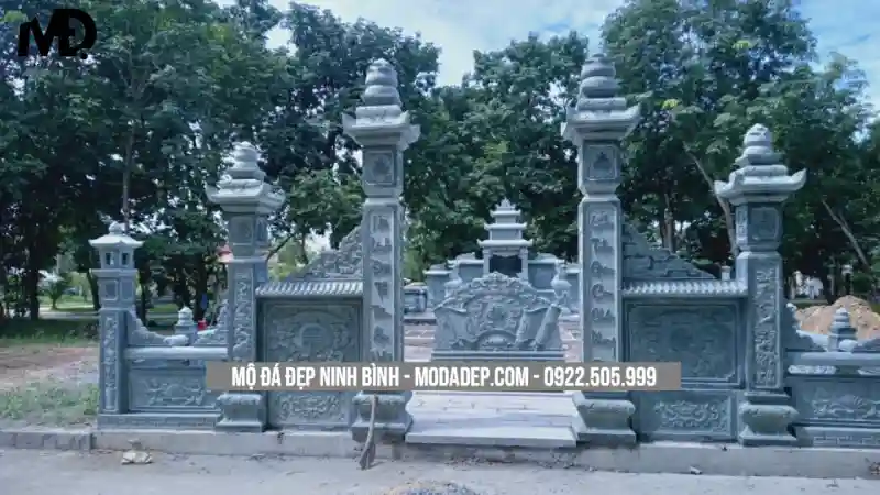 Phù hợp với gia đình yêu thích phong cách hiện đại nhưng vẫn giữ yếu tố tâm linh.