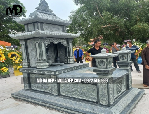Mộ Đá Hai Mái